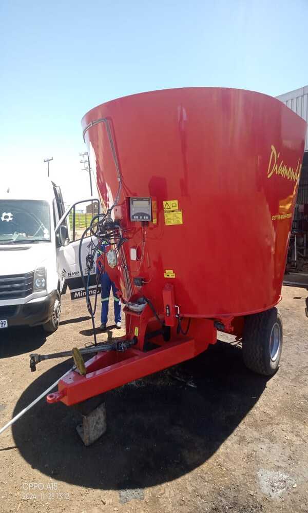 Replace hose on feed mixer